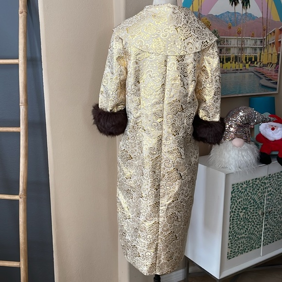 Barbie x Unique Vintage Evening Splendour Brocade Coat w/Faux Fur NWT - Picture 9 of 15